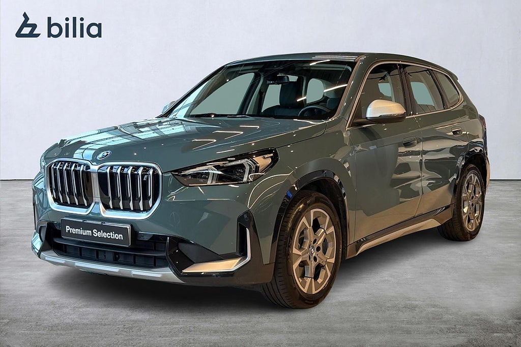 BMW iX1  xDrive 30 xLine | Premium | Panorama | H&K | Drag