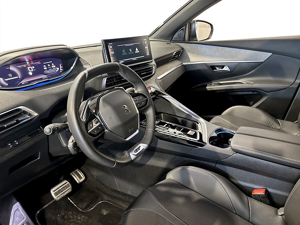Bild på Peugeot 5008 GT 1.2 PT 130hk Aut 7-SITS B-KAMERA CARPLAY