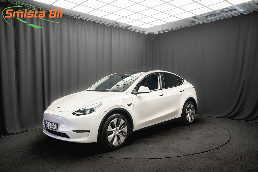 Tesla Model Y Long Range AWD DRAG PANO KAMERA 1-ÄGARE MOMS 94% SoH