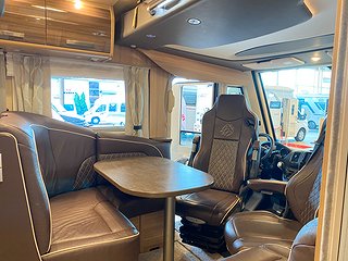 Husbil-integrerad Knaus Sun I 700 LEG 11 av 35