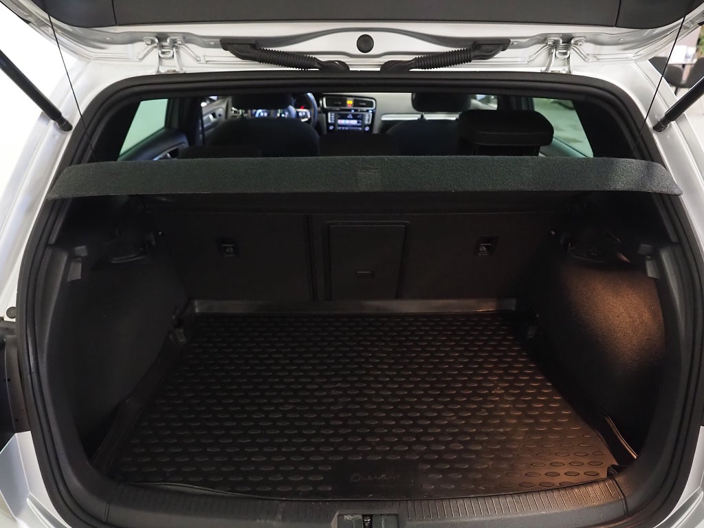 Volkswagen Golf 1.4 TSI 150hk GT R-Line Parkeringsvärmare ACC 2016