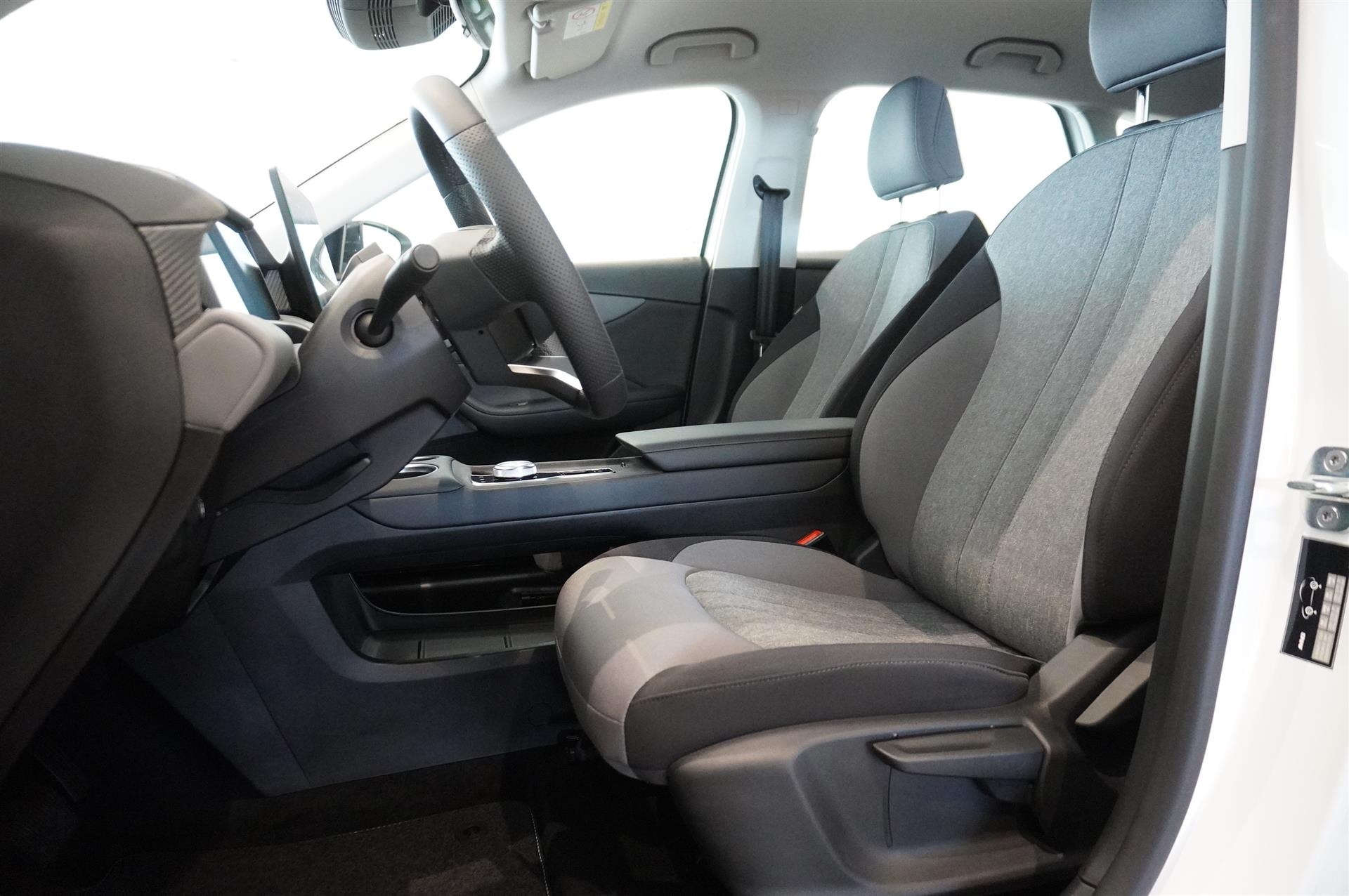 MG S5 EV Standard Range 2025, bild 5/35