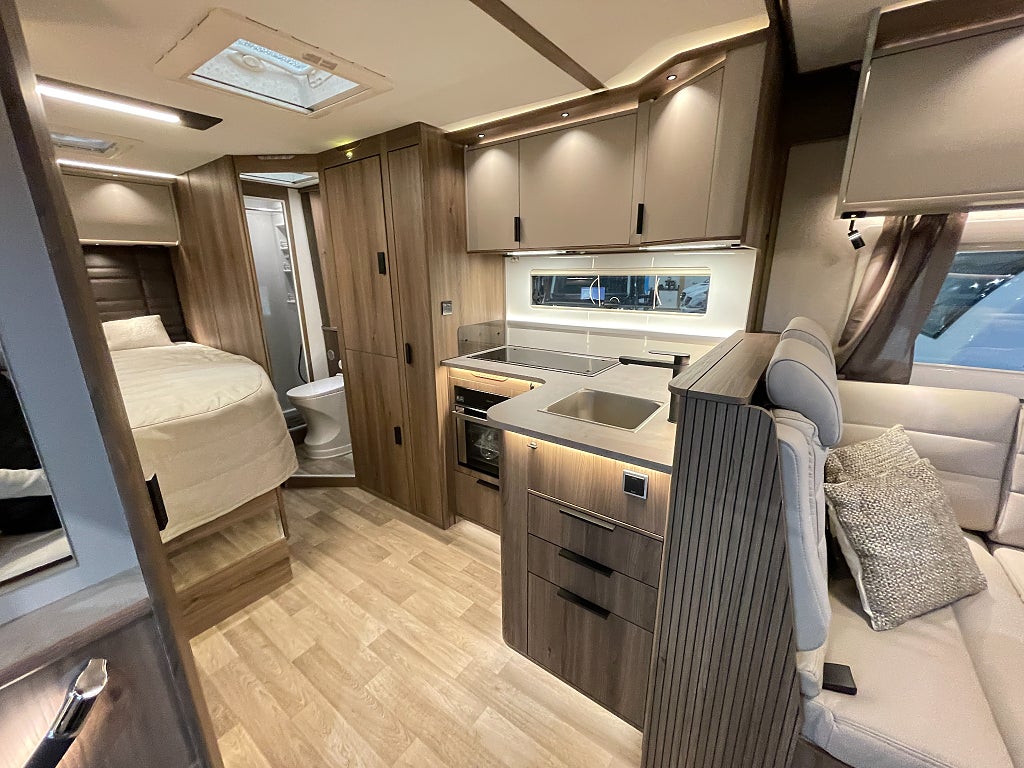 Kabe TMX 810 LXL /Cinderella/ALDE/5 bältad/Automat/Mercedes - Kabe