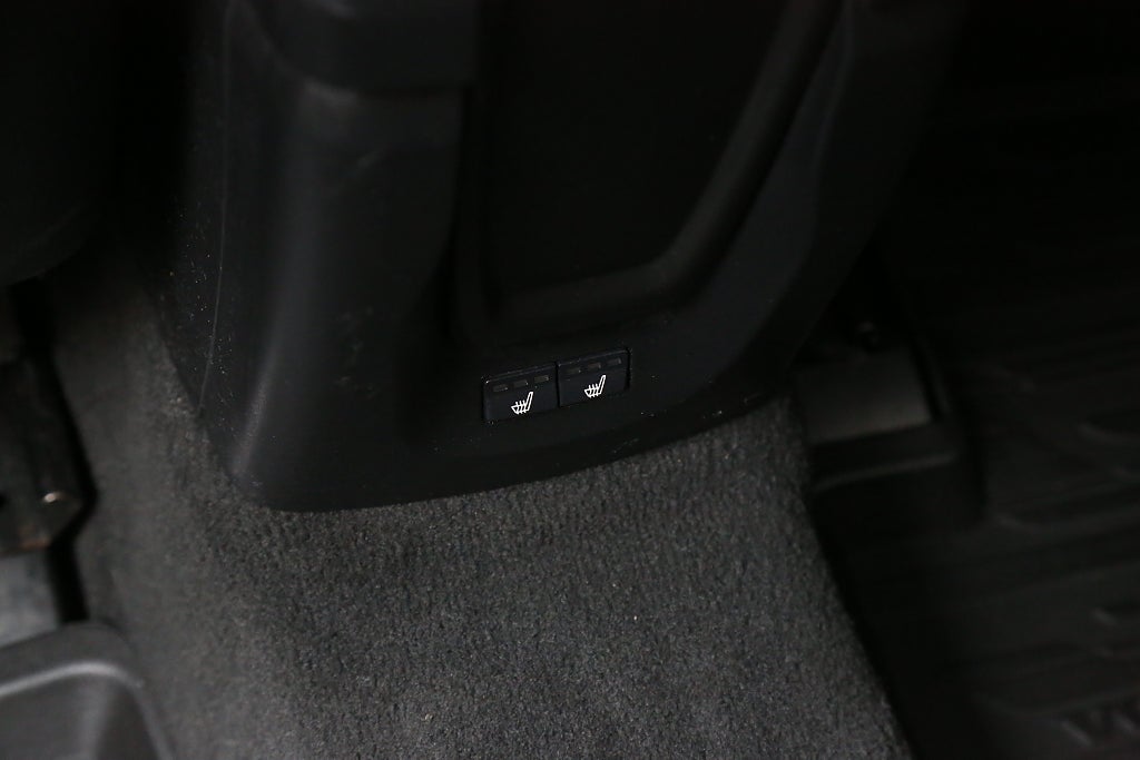 Volvo V40 Cross Country D2 120hk Momentum BE PRO Panorama Värmare/VOC 2016