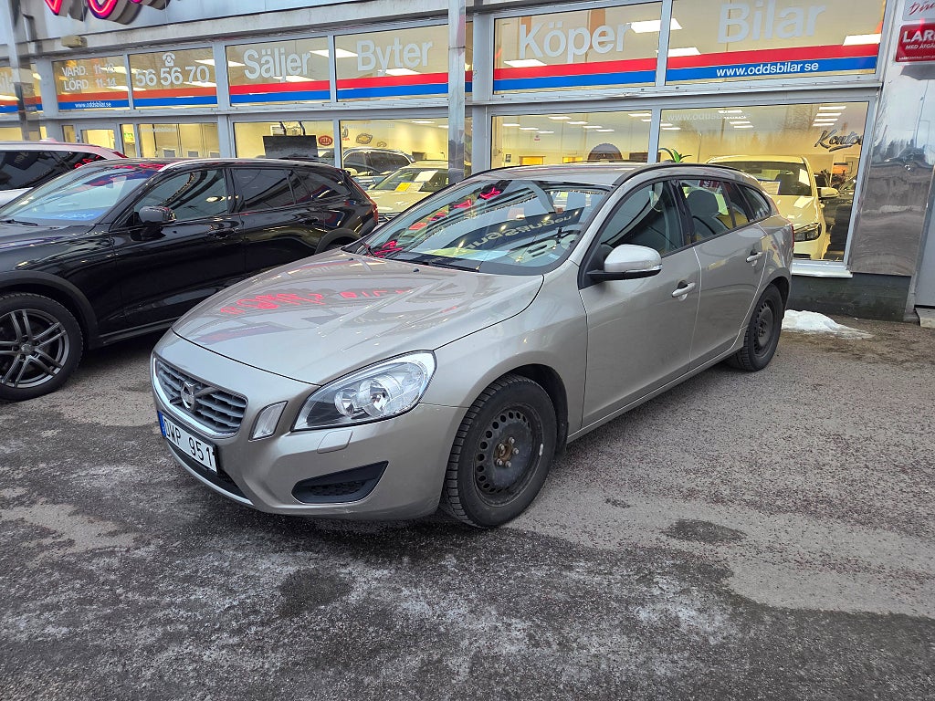 Volvo V60 D3 Kinetic, Värmare, Kamrem bytt,3brukare,Ny besiktad 