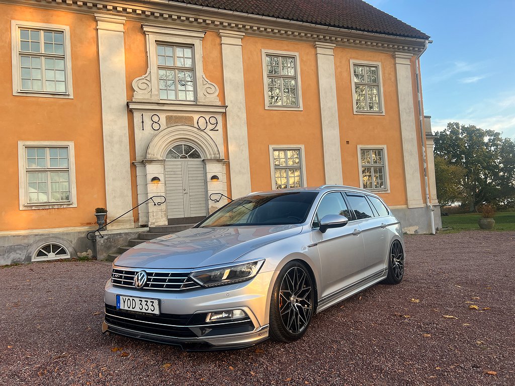 Volkswagen Passat Sportcombi 2.0 TDI 4M R-line GT  Cockpit 