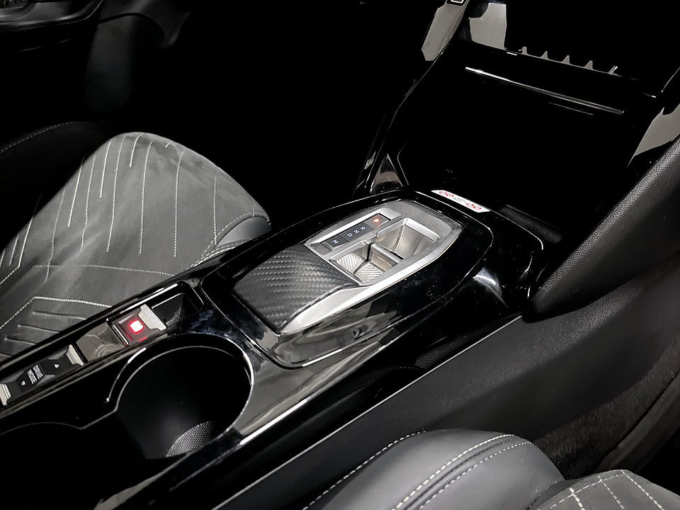 Bild på Peugeot 2008 GT 1.2 PT 130hk Aut - B-KAMERA, DRAG