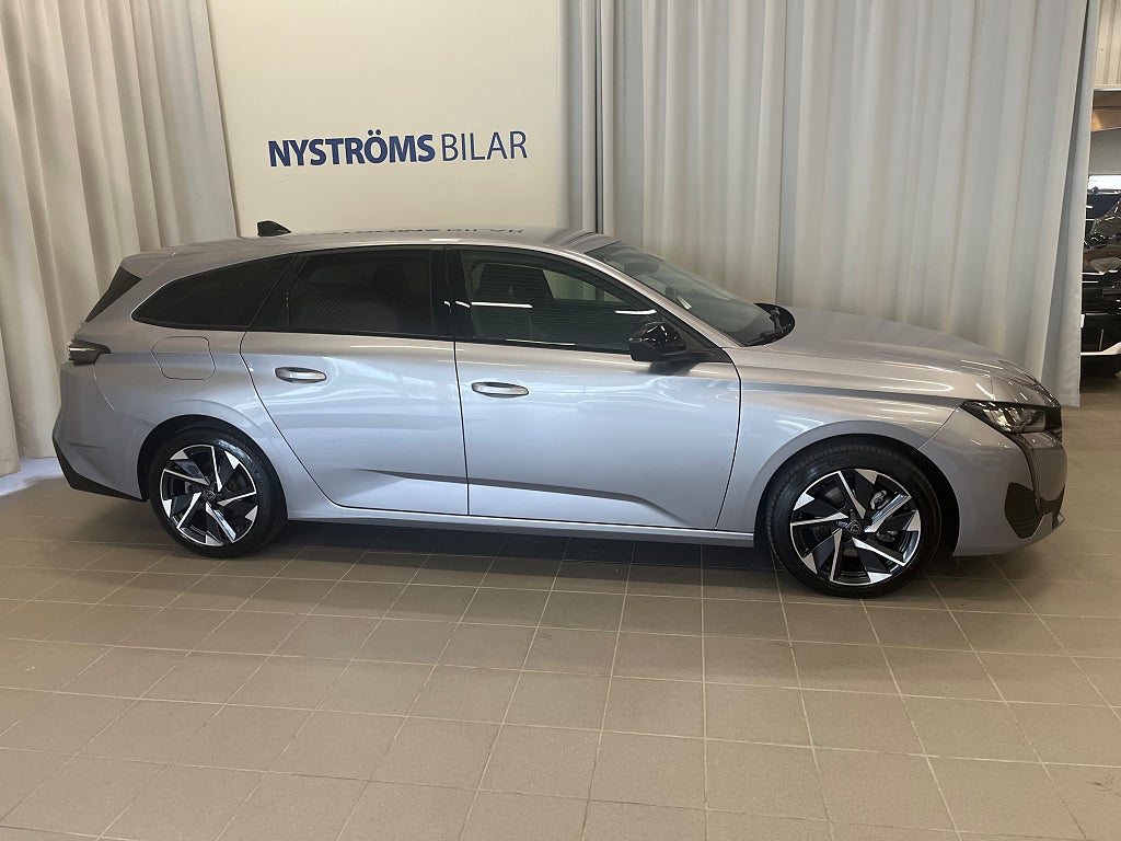 Peugeot 308 sw Hybrid 145 AUT Sportswagon thumbnail