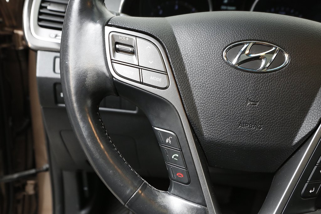 Hyundai Santa Fe 2,2 CRDi Premium AWD Aut Pano D-värme Drag 2015