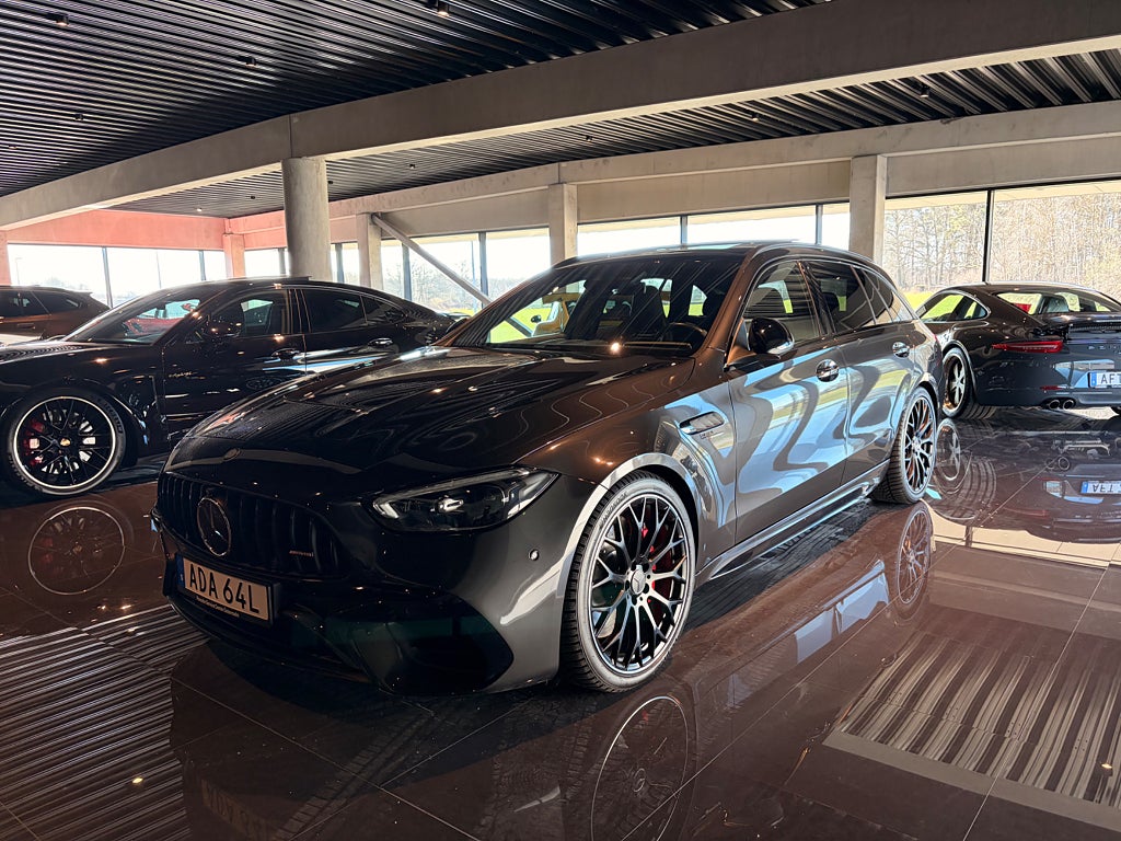 Mercedes-Benz AMG C63 S E PERFORMANCE * SKALSTOLAR * LEASBAR / MOMSBIL 