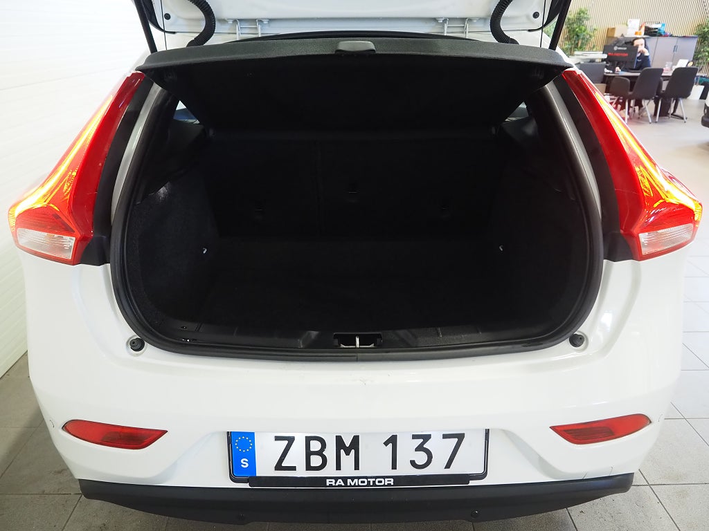 Volvo V40 D2 120hk Kinetic Business II Klimatpkt P-Värmare PDC