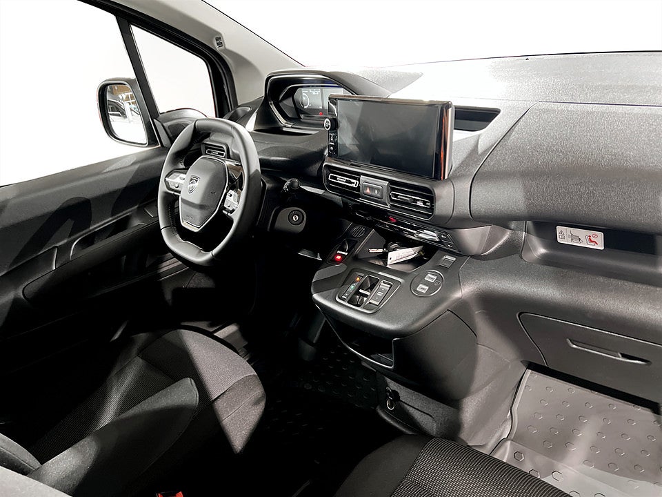 Bild på Peugeot Partner Crew Cab 130hk Aut - EDITION! SERVICE & V-HJUL INGÅR!
