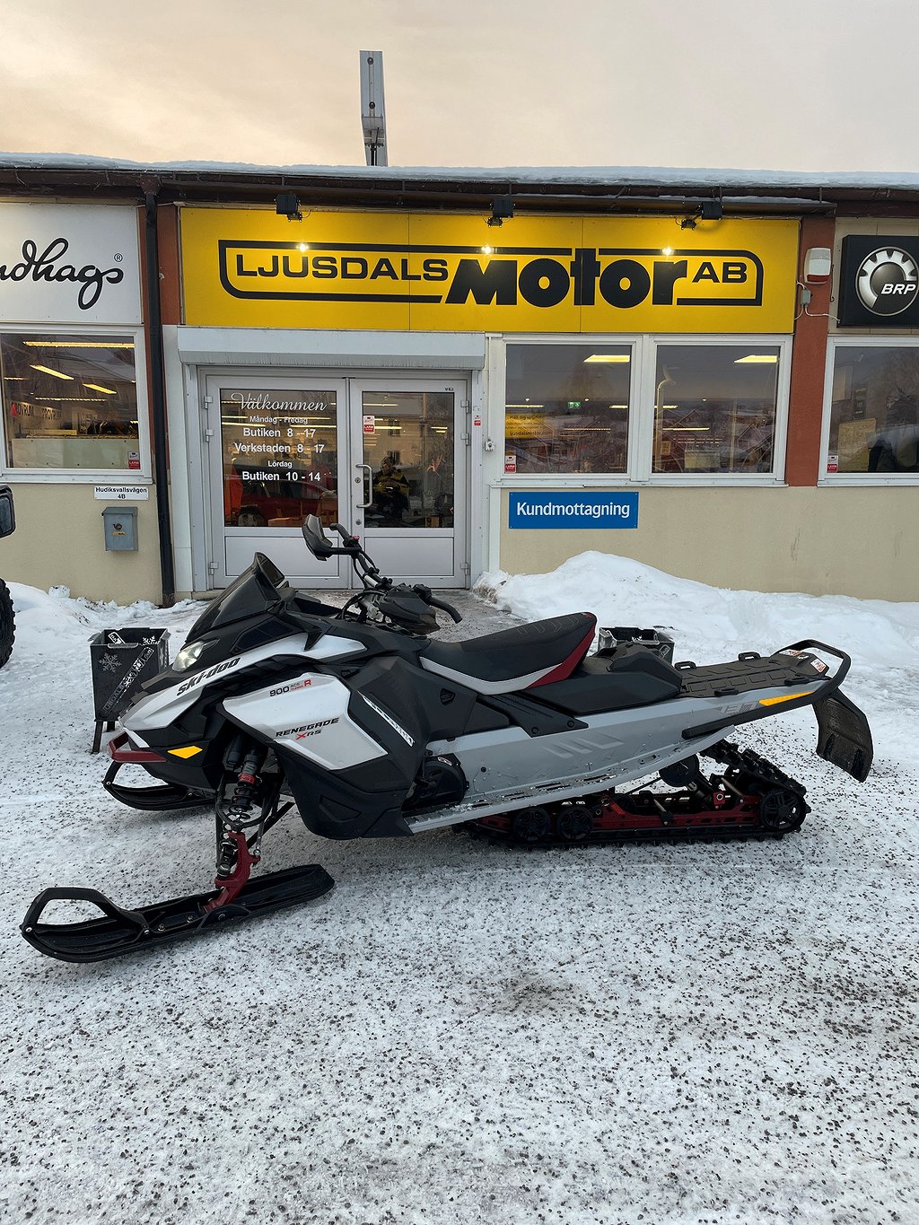 Ski-Doo Renegade X-RS 900 ACE Turbo R  "DEMO"