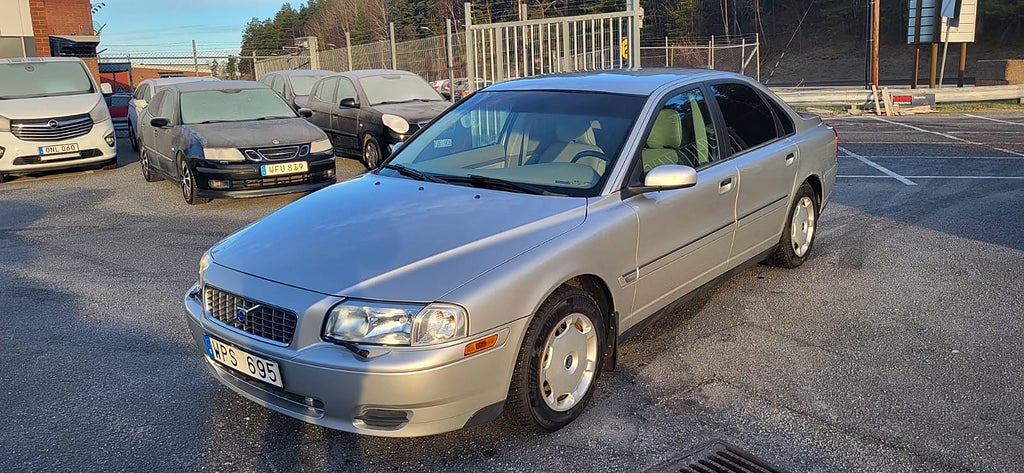 Volvo S80 2.4 140hk Endast 14300 mil Välvårdad Välservad 