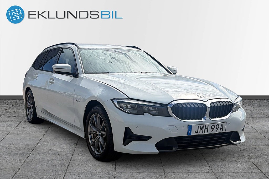 BMW 330e 2022