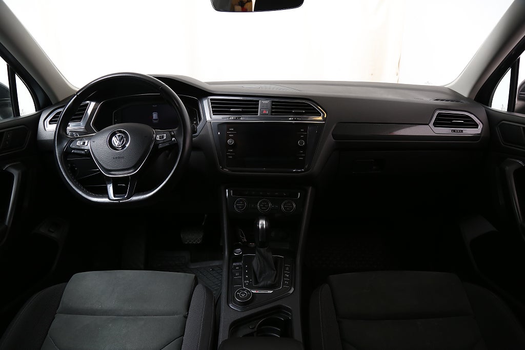 Volkswagen Tiguan Allspace 2,0 TDI 200hk 4M R-Line 7-sätes Värmare Drag
