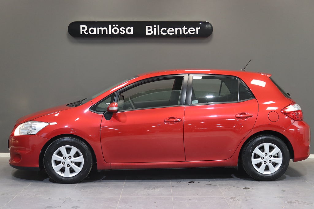 Toyota Auris 5-dörrar 1.4 D-4D Plus Euro 5/Nybes & ny servad Bankränta 1,95 %