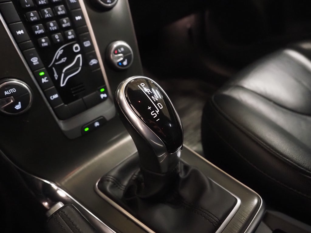 Volvo V40 D3 Geartronic Summum Drag Kamera D-Värm Skinn 2014