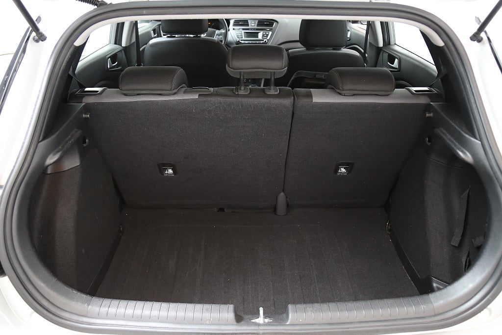 Hyundai i20 1,4 101hk Premium Aut 5D Bluetooh 2017