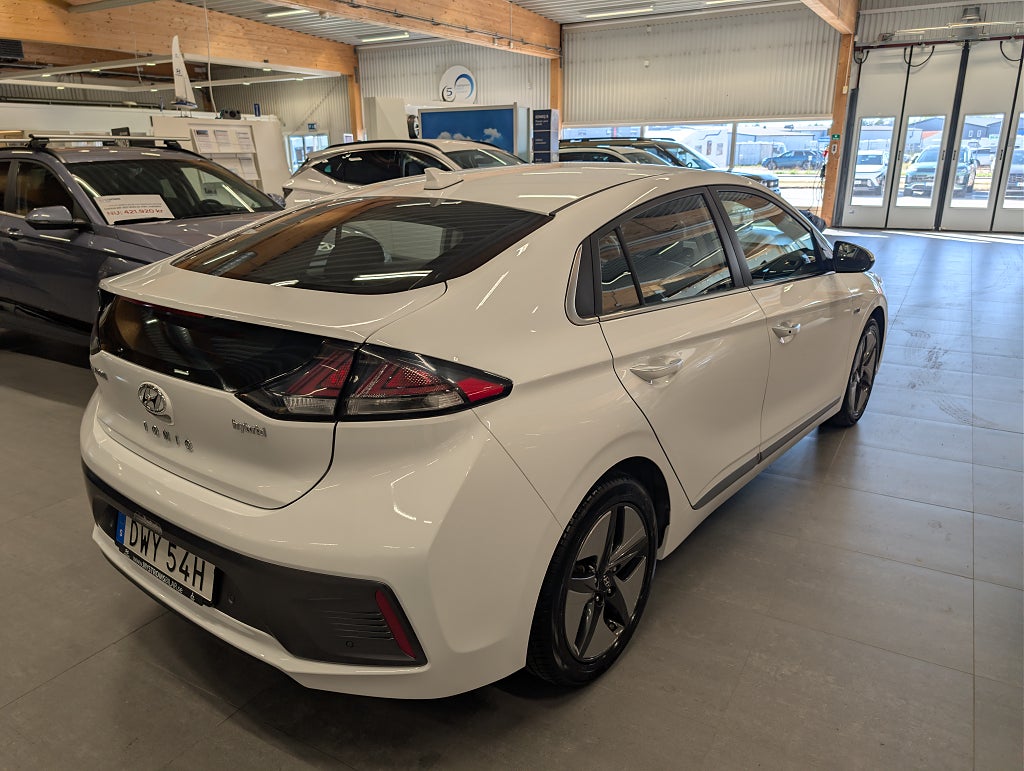 Hyundai IONIQ Hybrid 1.6 DCT Premium M-värm/V-hjul thumbnail