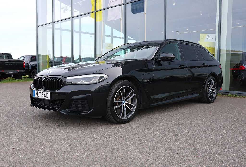 BMW 530e xDrive Touring M Sport Skinn Dragkrok HIFI 292hk