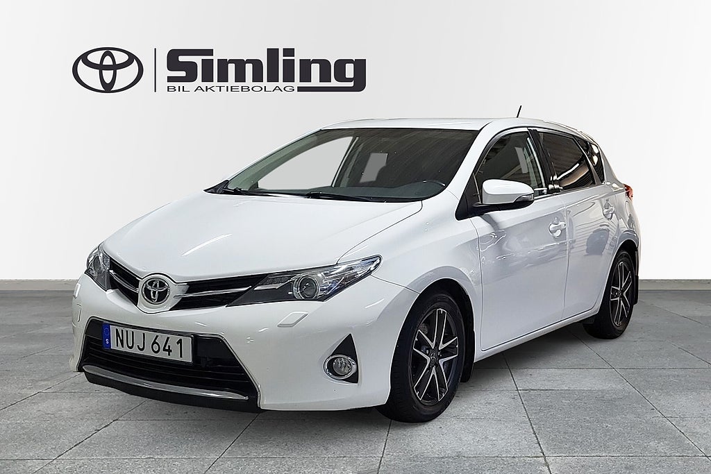Toyota Auris 2.0 D-4D Edition Feel / Motorvärmare / Vinterhjul
