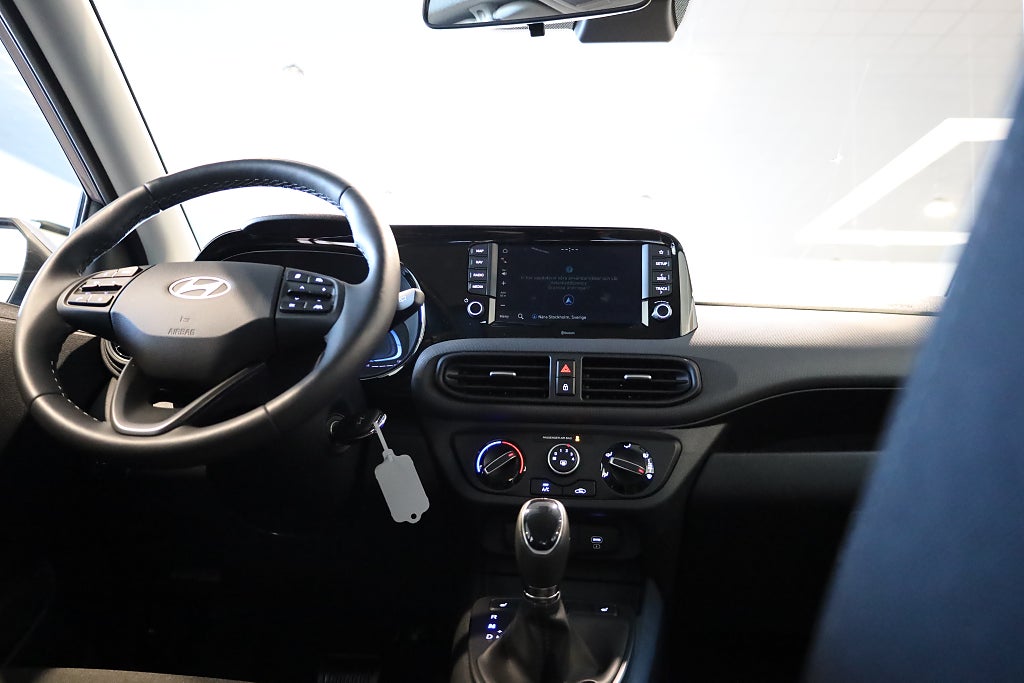 Hyundai i10 1.0 AUT Essential Kamera CarPlay Rattvärme Navi Leasbar 2025