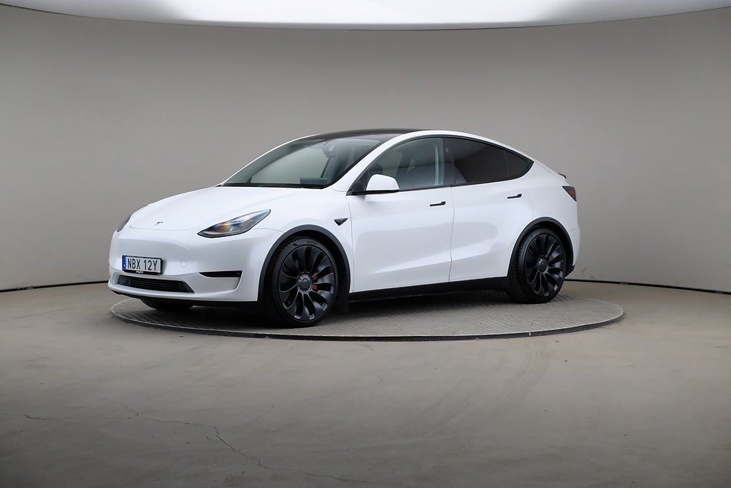 Tesla Model Y Performance AWD Utökad Autopilot Drag