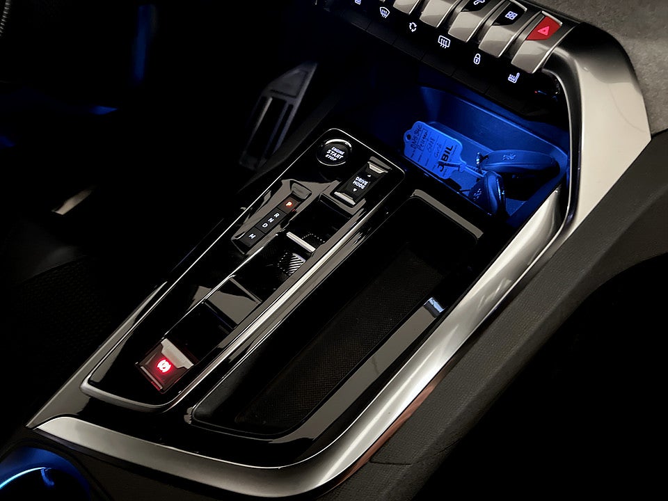 Bild på Peugeot 5008 GT 1.2 PT 130hk Aut 7-SITS B-KAMERA CARPLAY