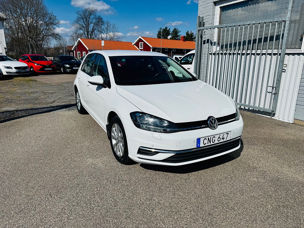 Volkswagen Golf 1.4 TSI 125HK BMT 5-D / CARPLAY / VÄRMARE
