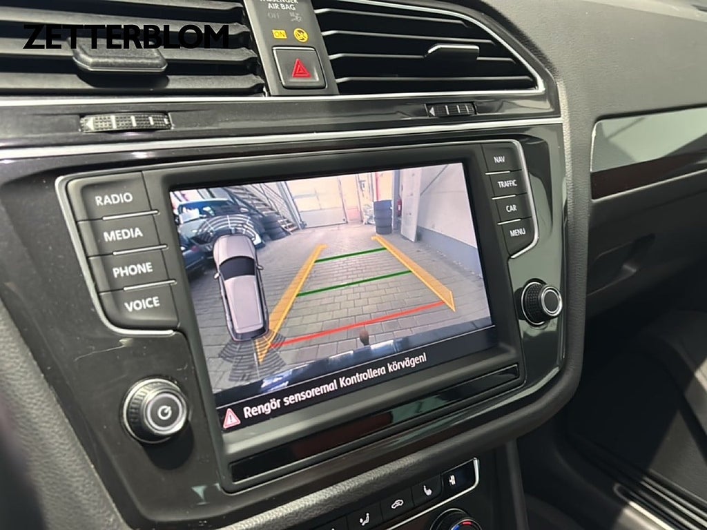 SUV Volkswagen Tiguan 16 av 18