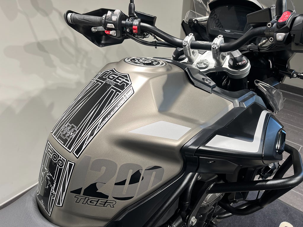 Triumph Tiger 1200 Desert Edition/3 väskor