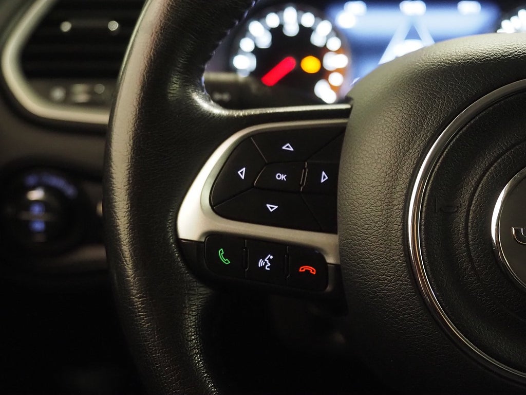 Jeep Renegade 2.0 CRD 140hk 4WD Limited | Dragkrok | Rattvärme |