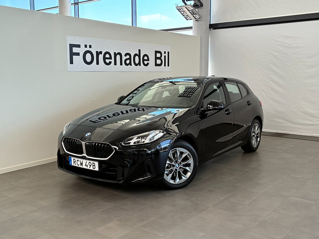 BMW 120 PRIVATLEASING fr. 3.295kr/mån Auto 17" Park Assist 