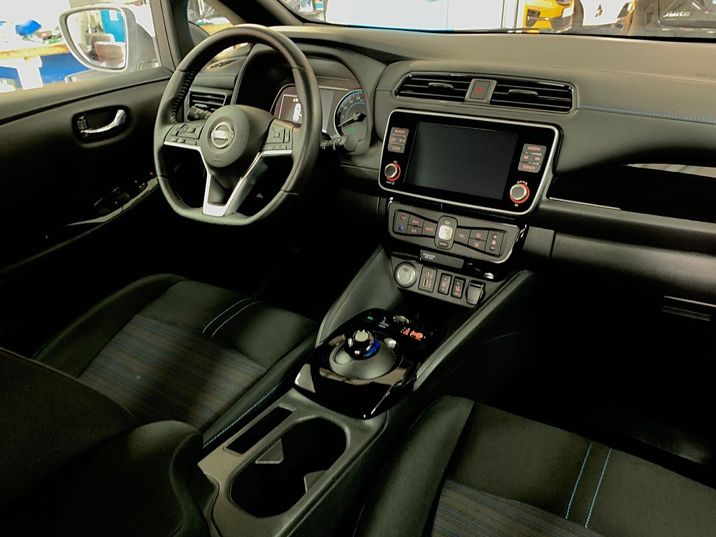 Nissan Leaf N-Connecta 39KwH MOMS 360 NAV