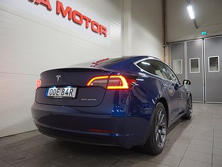 Sedan Tesla Model 3 7 av 22