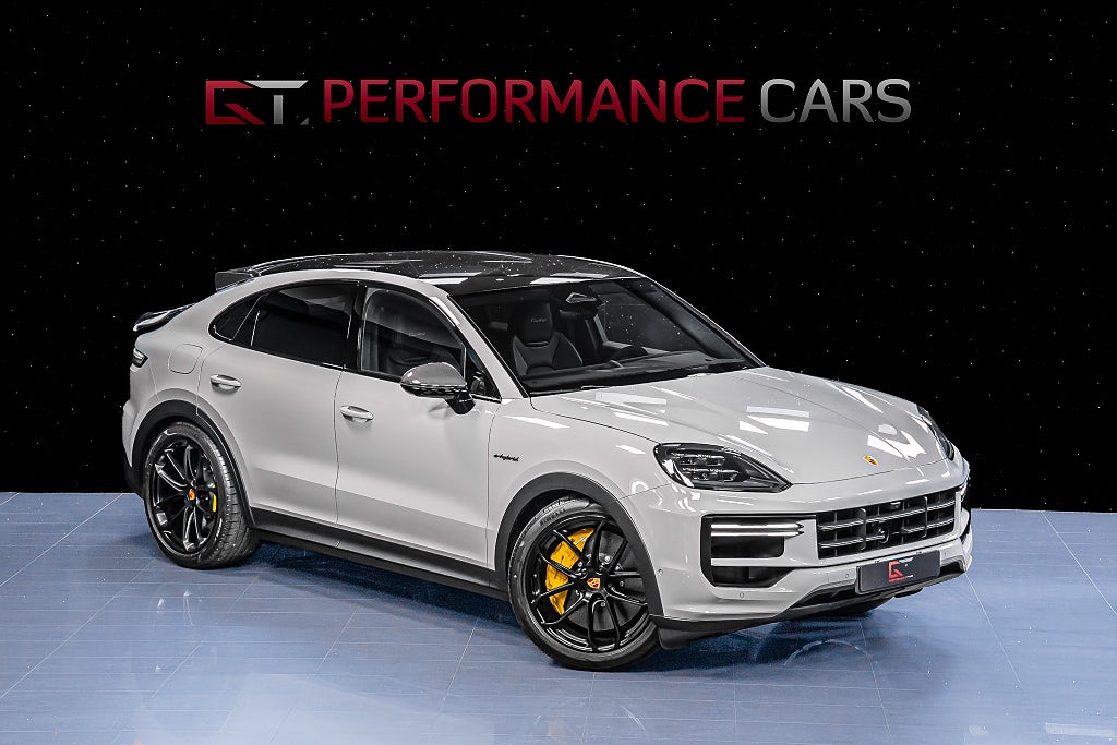Porsche Cayenne Turbo E-Hyb Coupé GT-package 2026 MOMS Crayon Burm PDCC