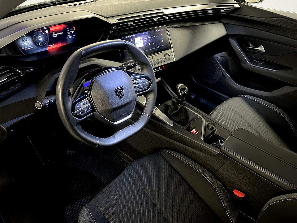 Bild på Peugeot 308 5D Active 1.2 PT 110hk CARPLAY 