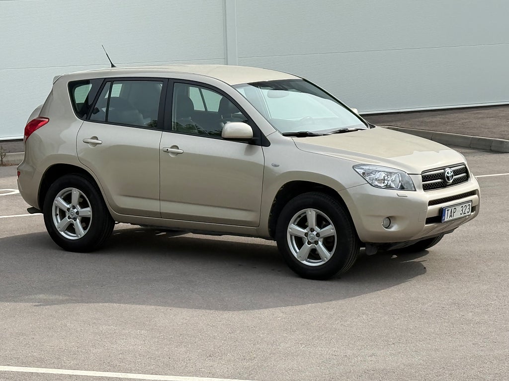 Toyota RAV4 2.0 VVT-i 4x4 Euro 4/skinn/Fullservad/ny besiktad 
