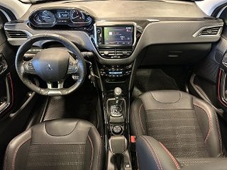 Peugeot 2008 1.2 SoV-däck/MoK-värm/Drag/Pano/1 Ägare/Lågskat