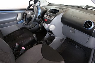 Halvkombi Toyota Aygo 7 av 13