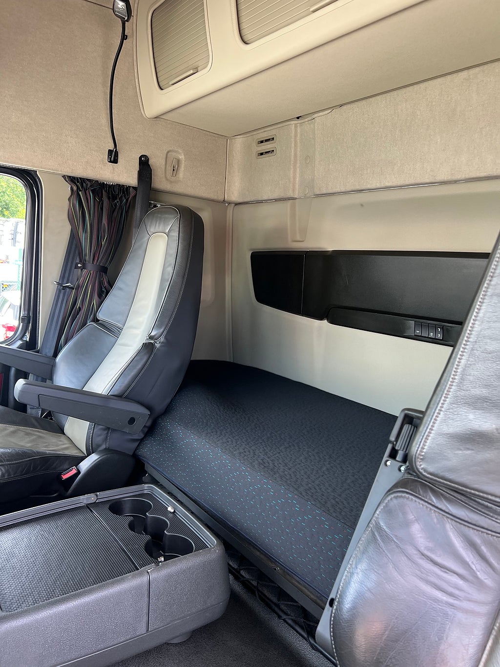 Volvo FM13 460 8x4*4 Kranväxlare Palfinger Kran & Jibb