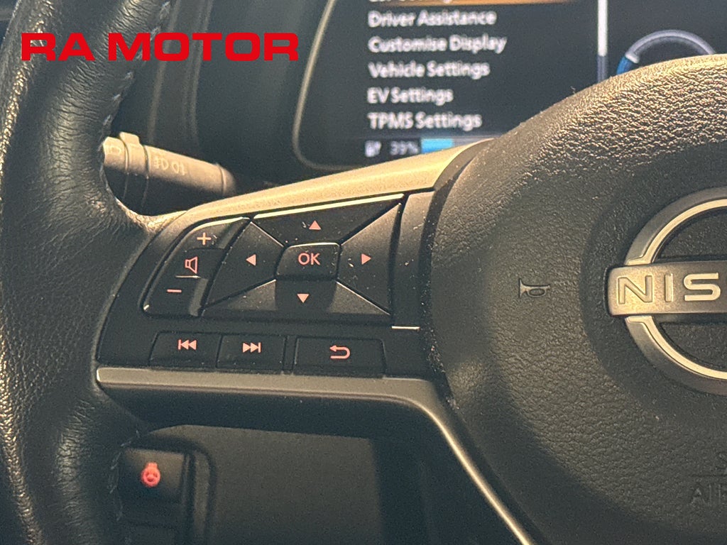 Nissan Leaf 40 kWh 150hk Acenta | Backkamera | Rattvärme | Moms | 2023