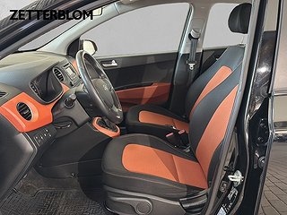 Halvkombi Hyundai i10 7 av 13