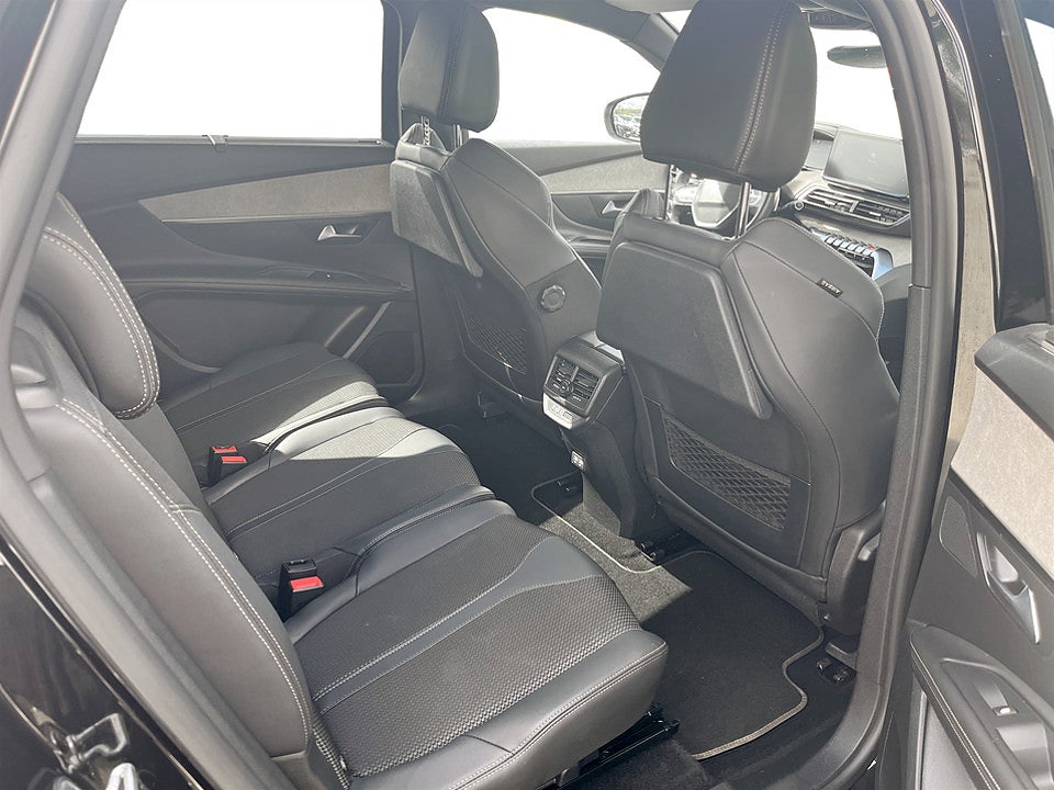 Bild på Peugeot 5008 GT 1.2 PT 130hk Aut 7-SITS B-KAMERA CARPLAY