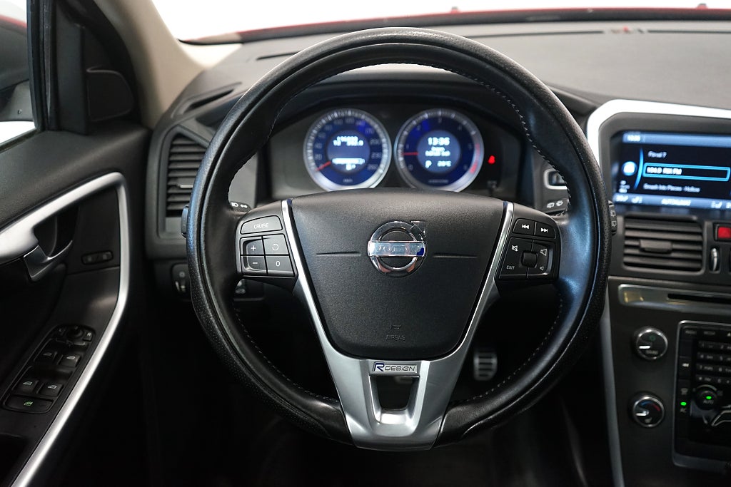 Volvo XC60 D5 AWD Geartronic R-Design Automat Panorama Drag 215hk