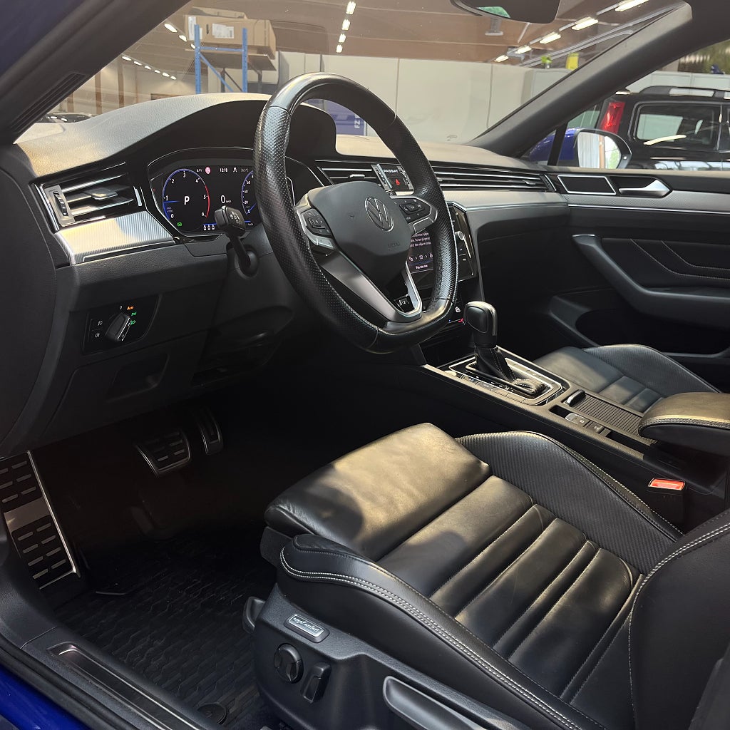 Volkswagen Passat SC 2.0 TDI 4M GT R-Line Backkamera Värmare Apple Drag