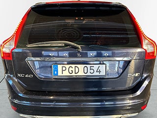 Volvo XC60 D4 AWD Aut Summum Dvärm/Skinn/SoV/BLIS/Ad.Fhåll/Navi