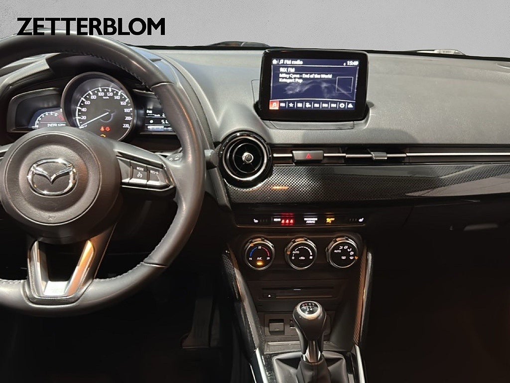 Halvkombi Mazda 2 10 av 15