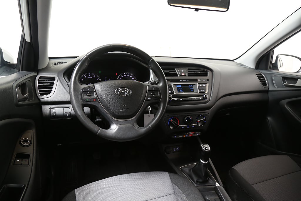 Hyundai i20 1,2 84hk Comfort 5D Rattvärmare | Bluetooth | 2018